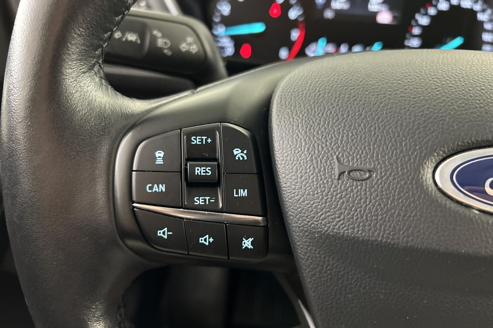 Ford Focus iso kuva 19