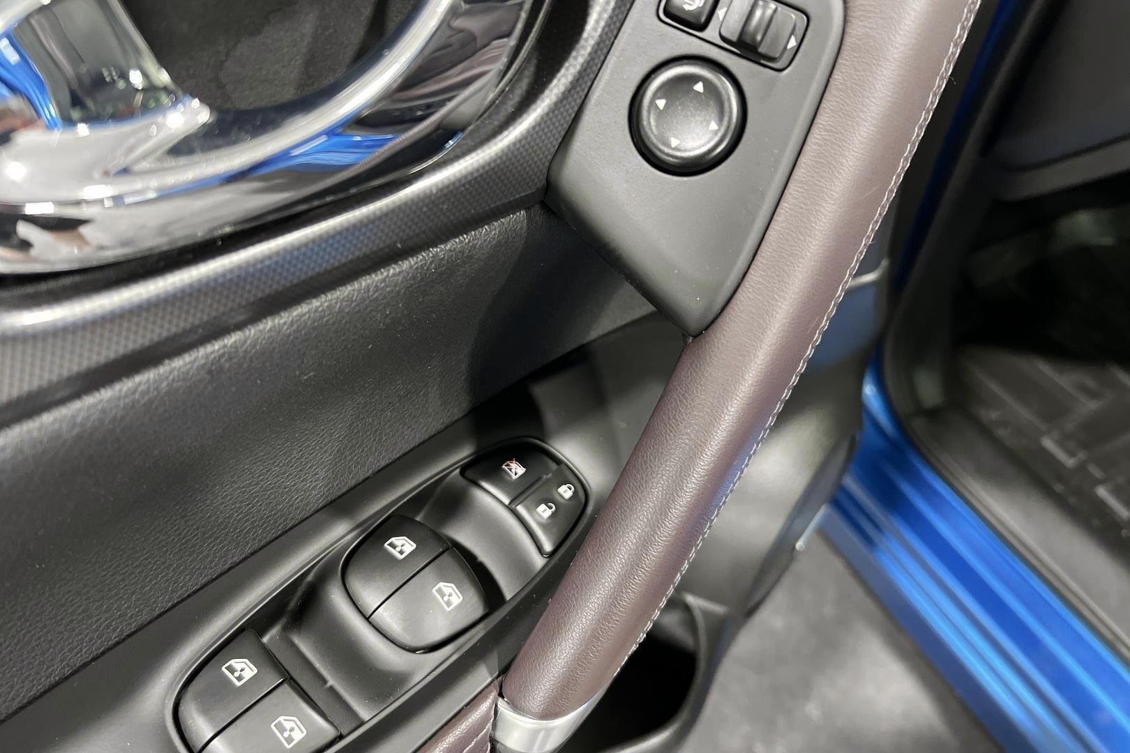 Nissan Qashqai iso kuva 14