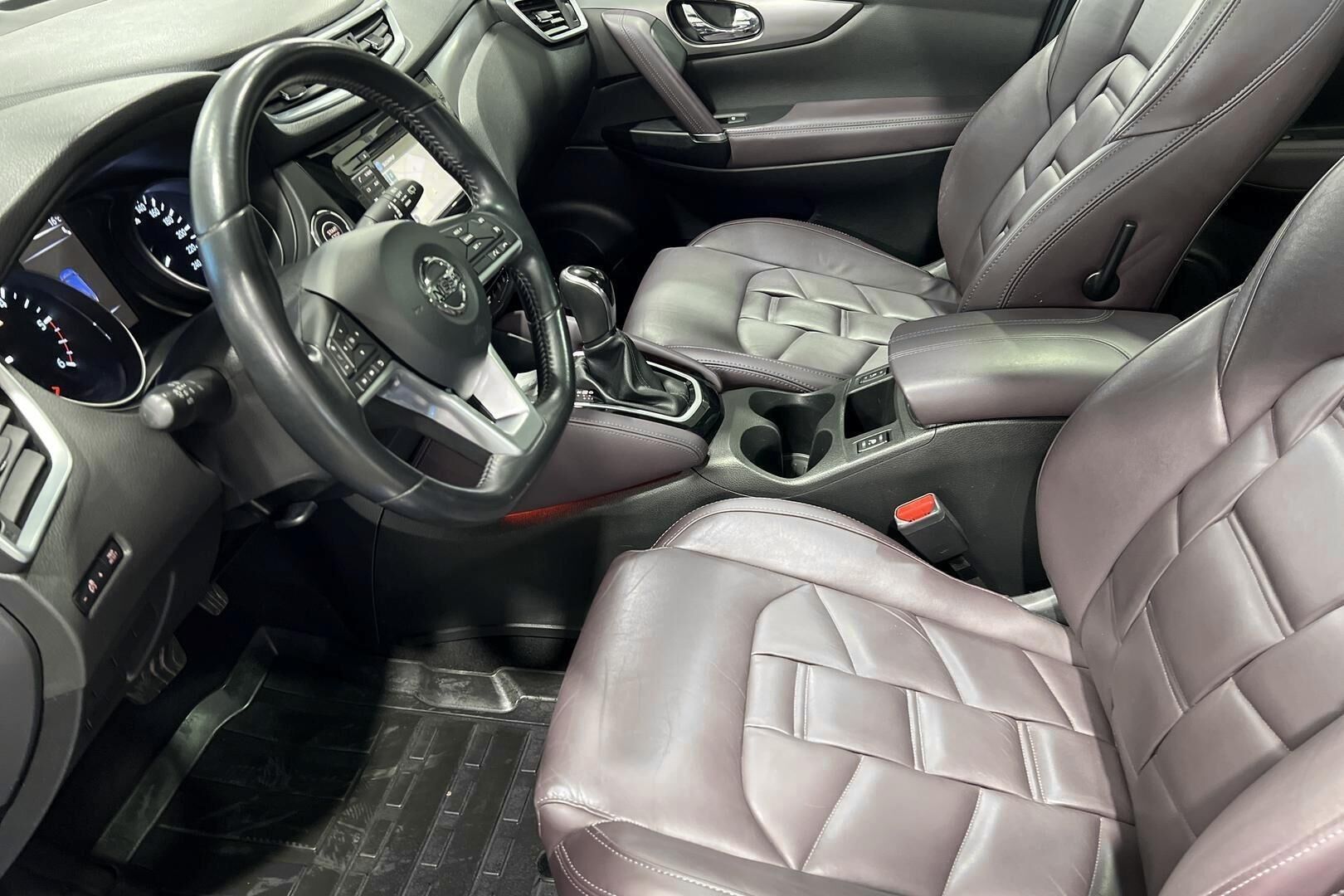 Nissan Qashqai iso kuva 9