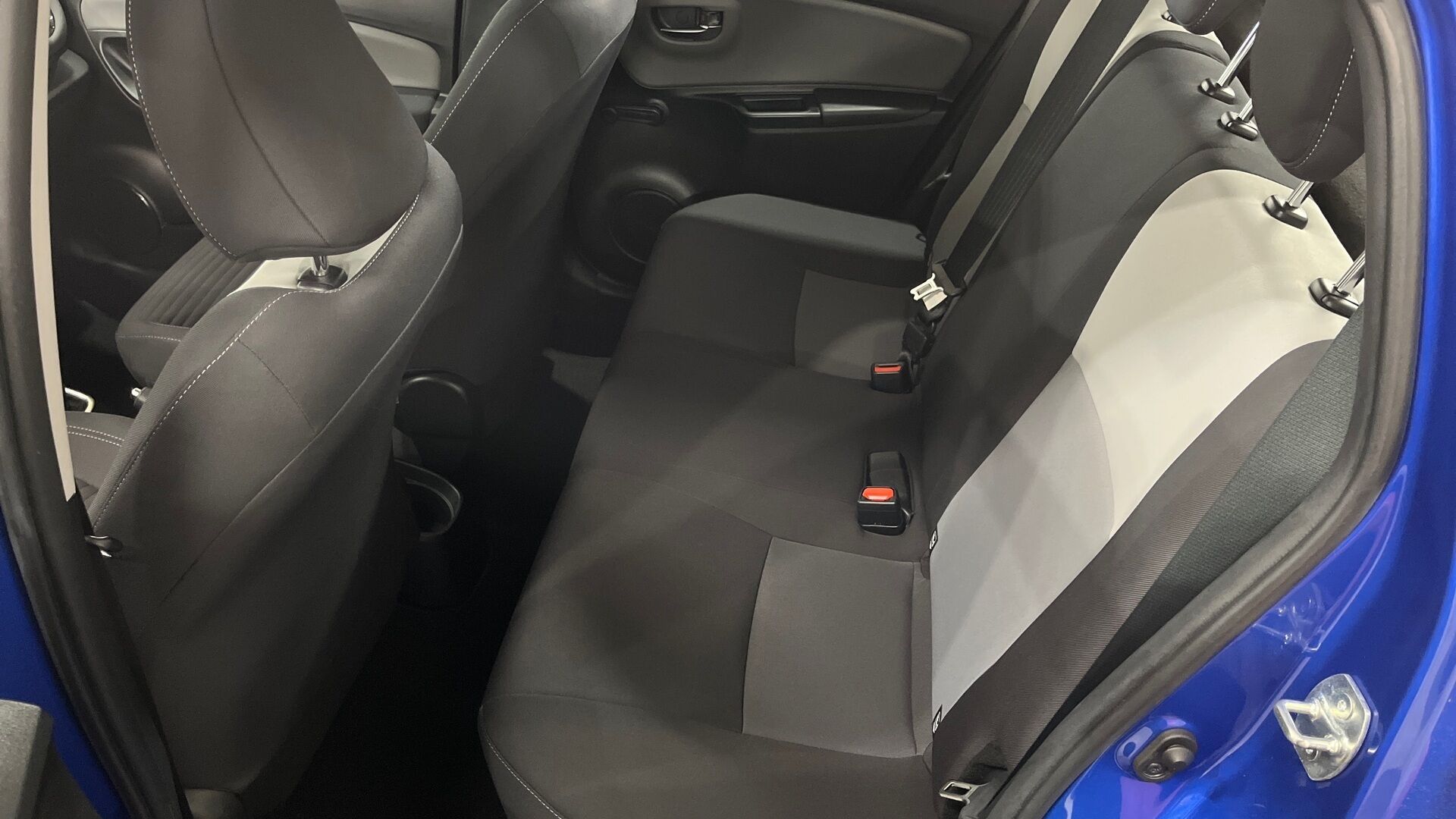 Toyota Yaris iso kuva 14