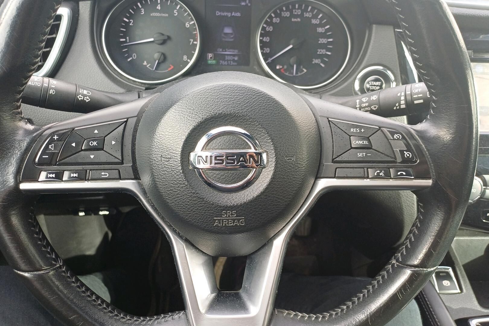 Nissan Qashqai iso kuva 10