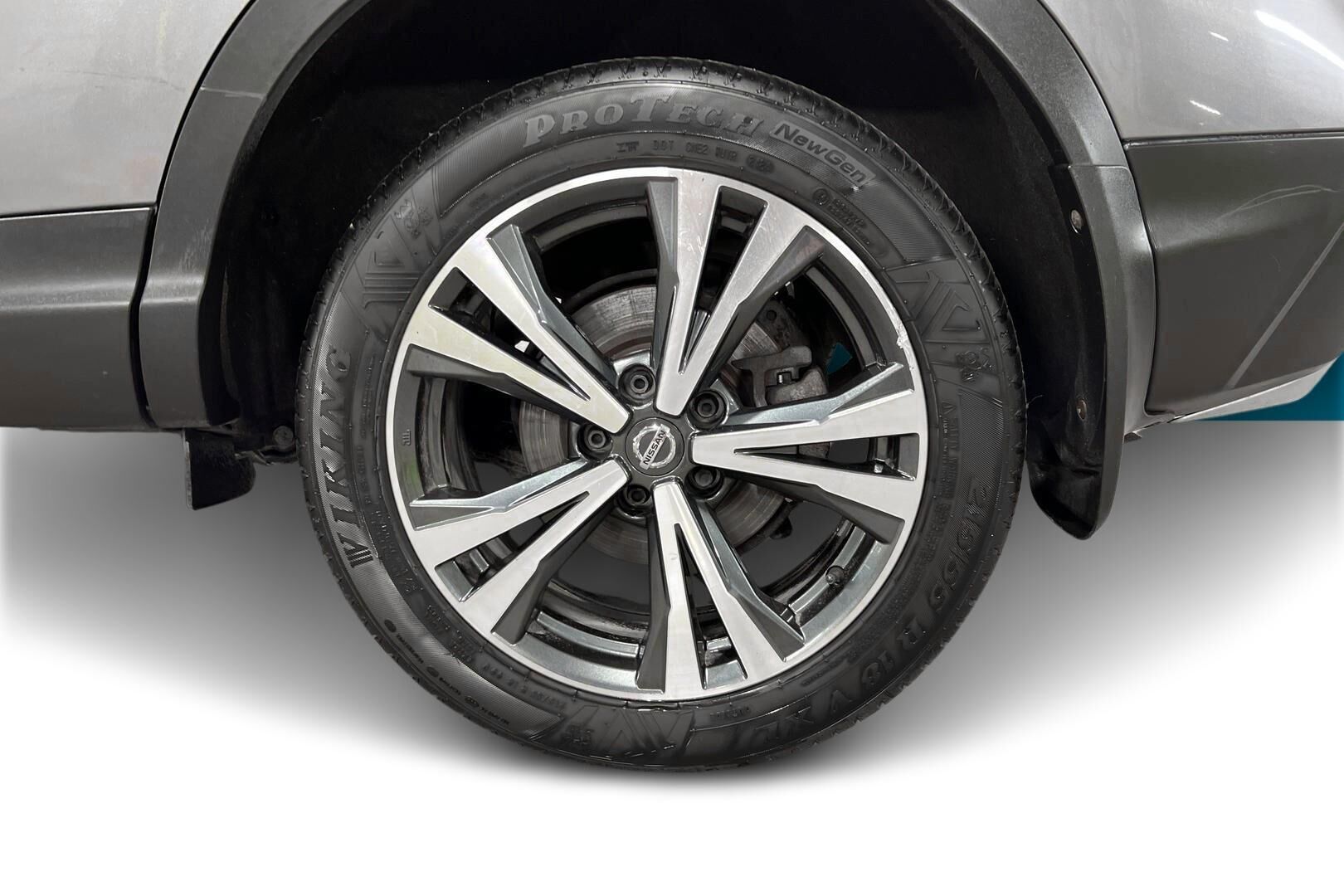 Nissan Qashqai iso kuva 13
