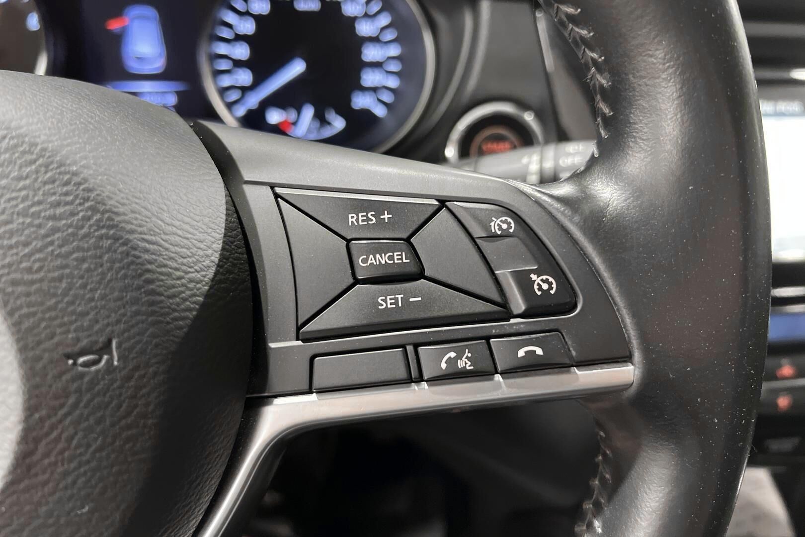 Nissan Qashqai iso kuva 16