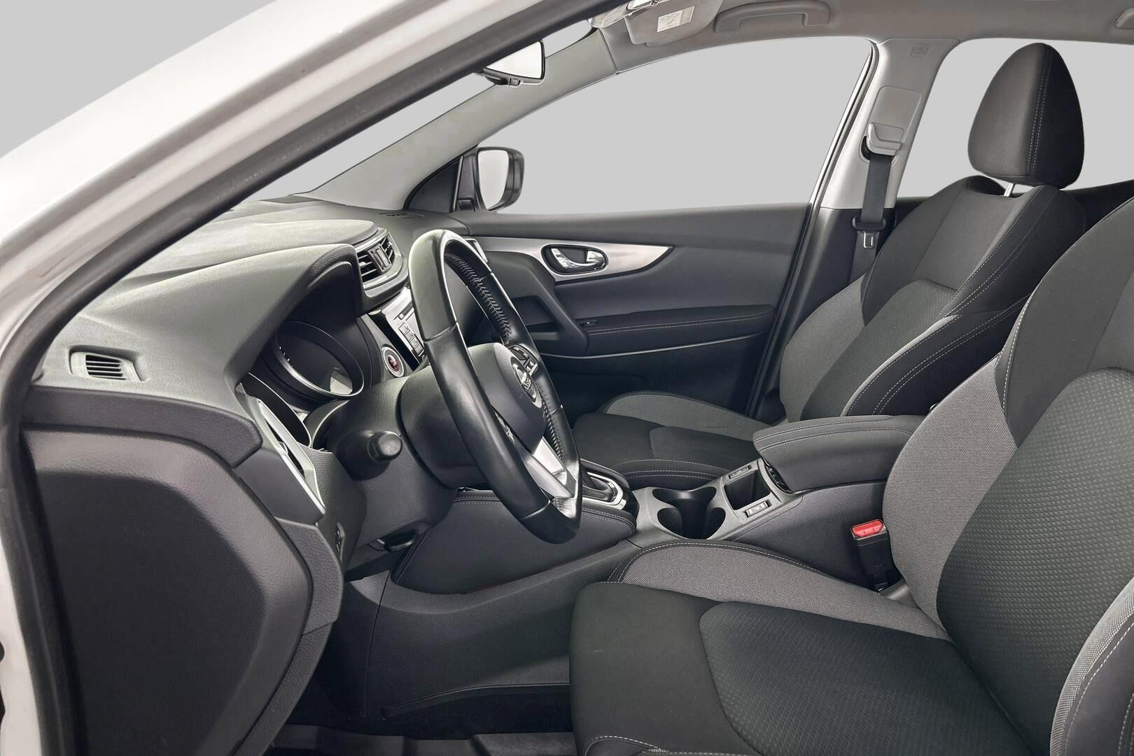 Nissan Qashqai iso kuva 8