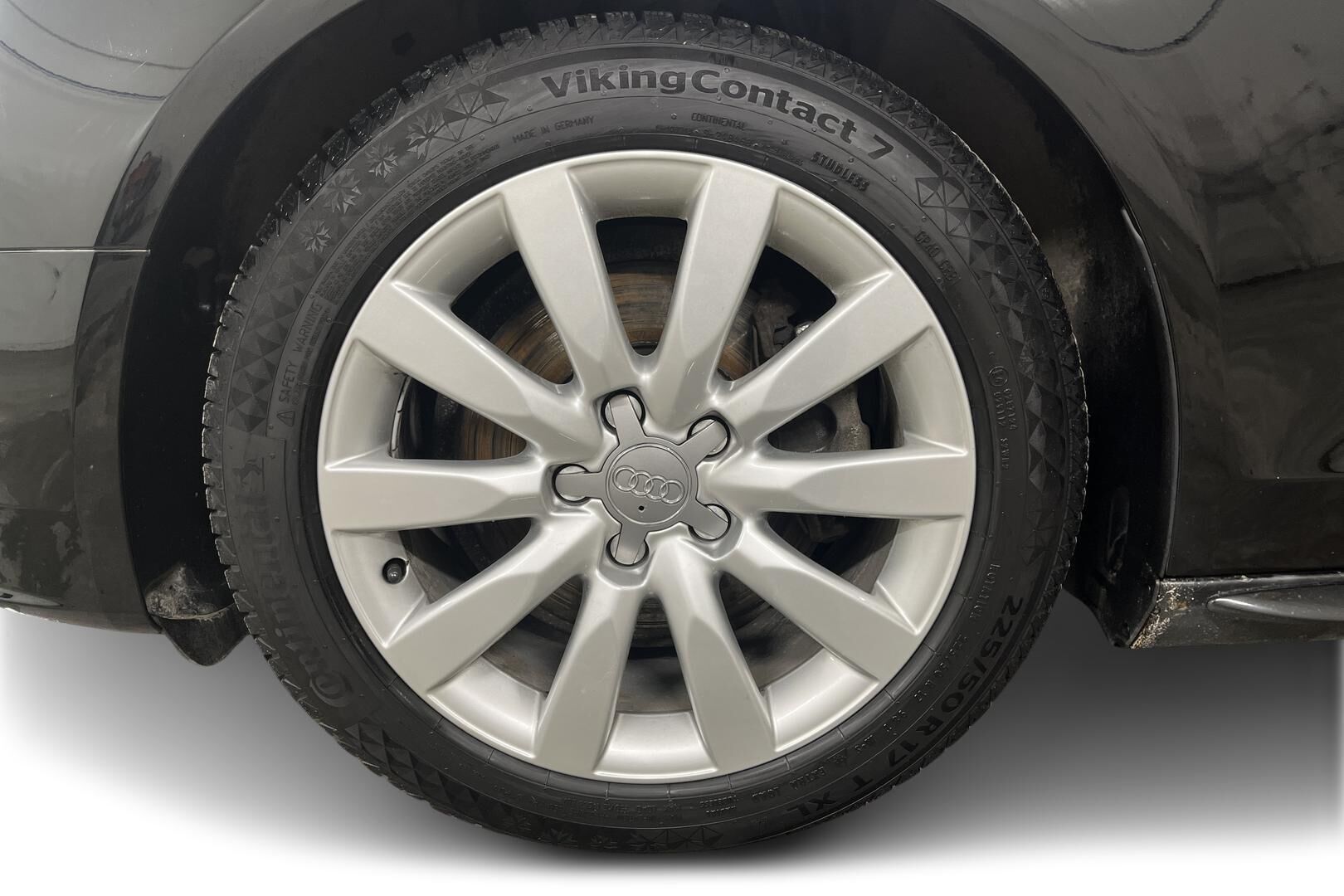 Audi A4 iso kuva 13