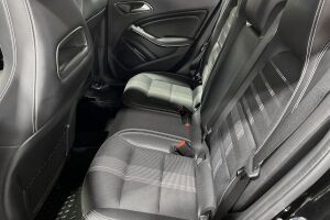 Mercedes-Benz GLA esikatselu 10