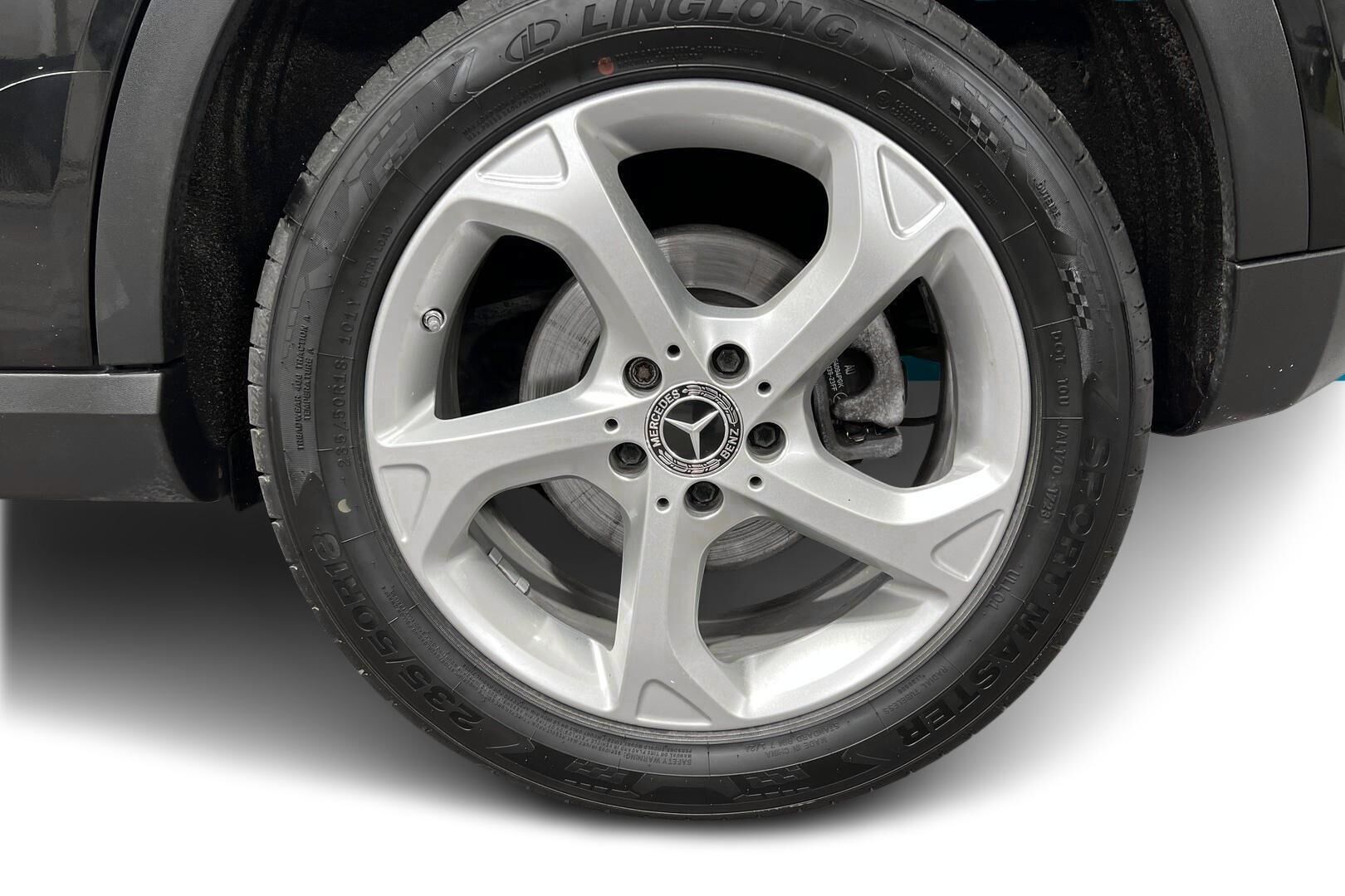 Mercedes-Benz GLA iso kuva 13