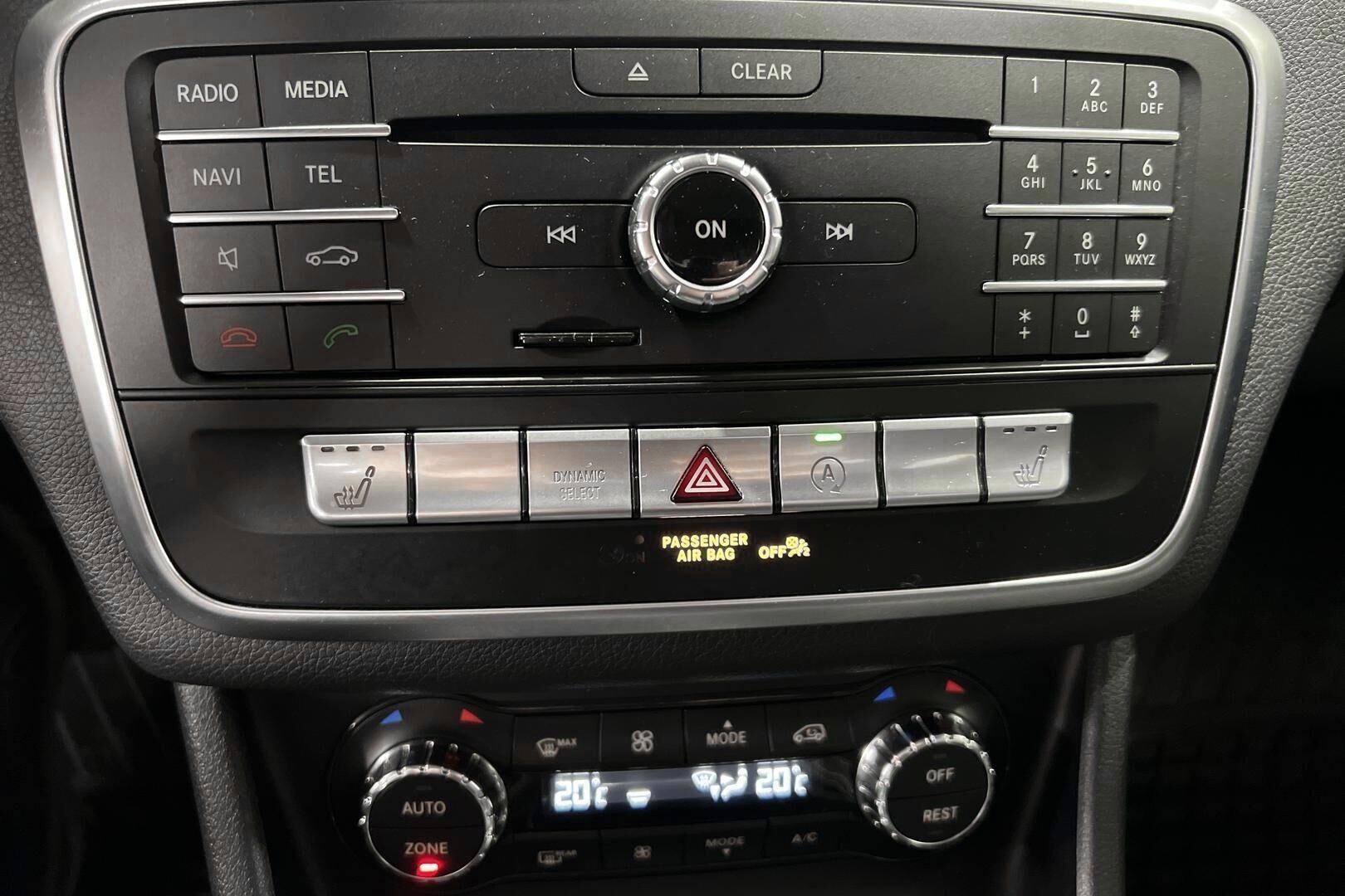 Mercedes-Benz GLA iso kuva 15