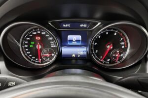 Mercedes-Benz GLA esikatselu 18