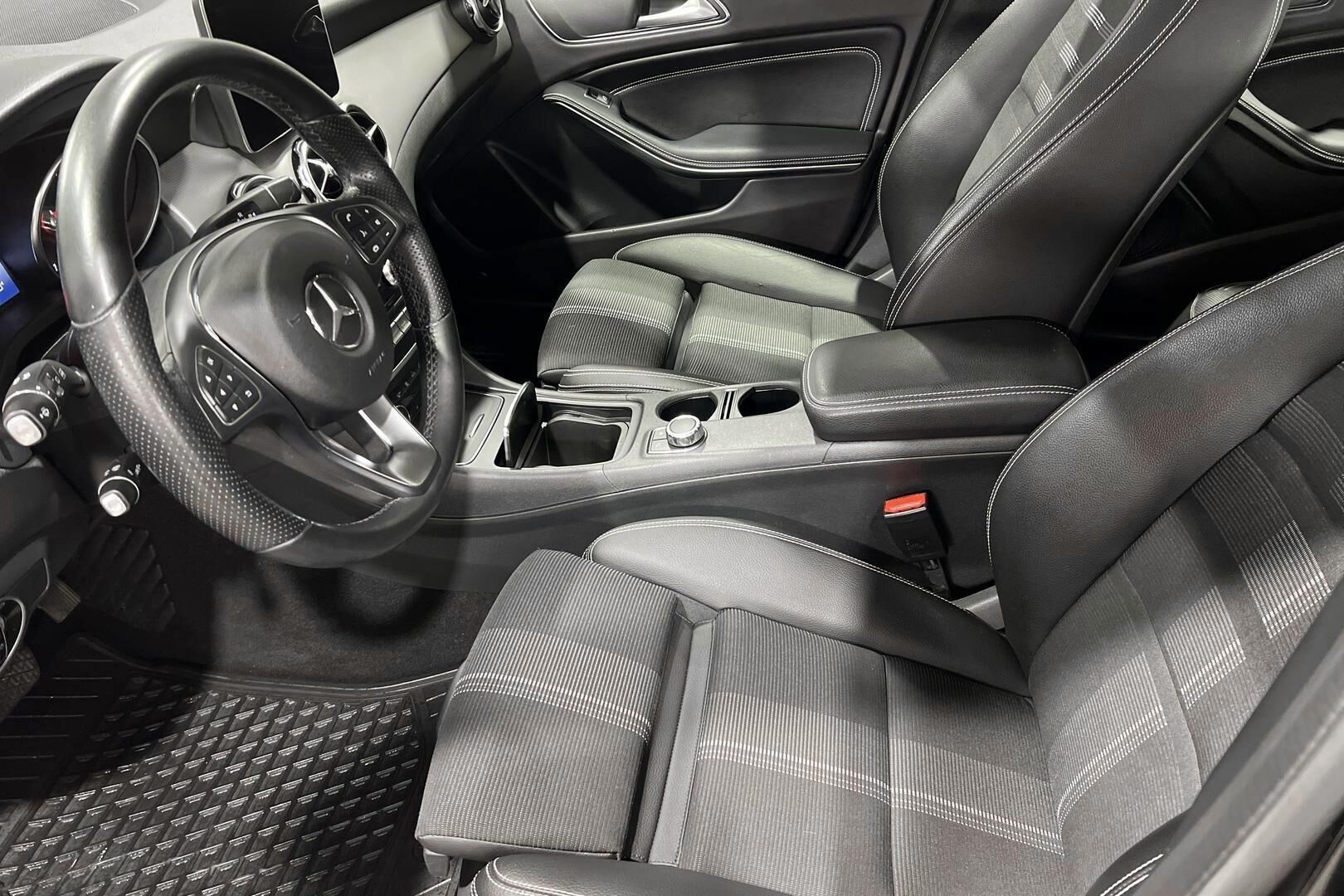 Mercedes-Benz GLA iso kuva 9