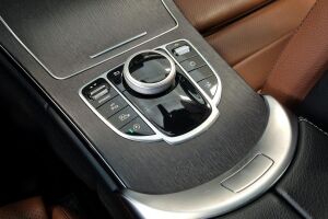 Mercedes-Benz C esikatselu 17