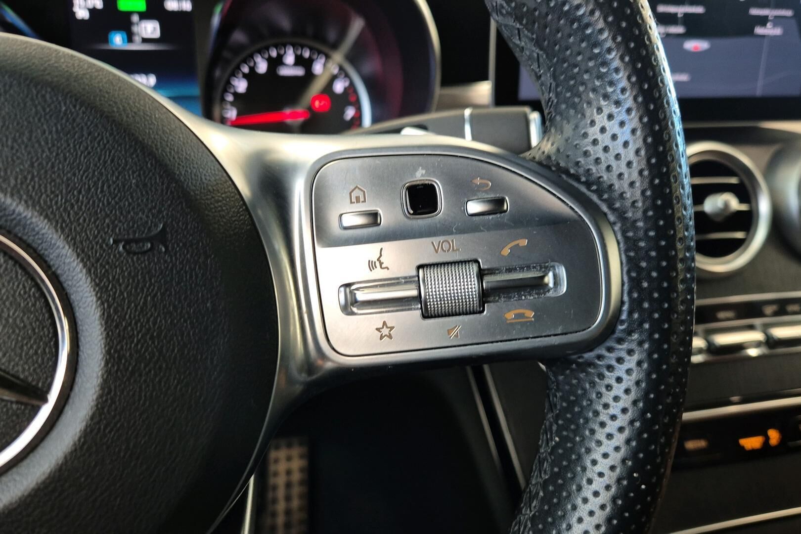 Mercedes-Benz C iso kuva 18