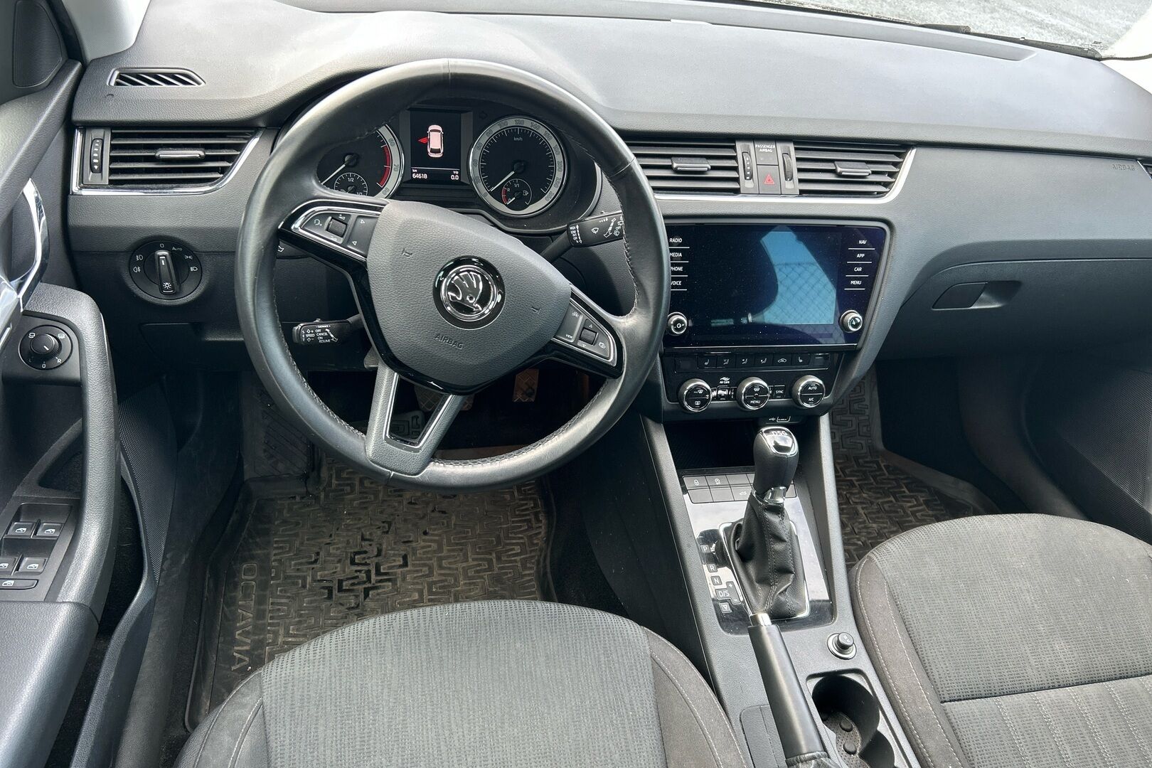Skoda Octavia iso kuva 1