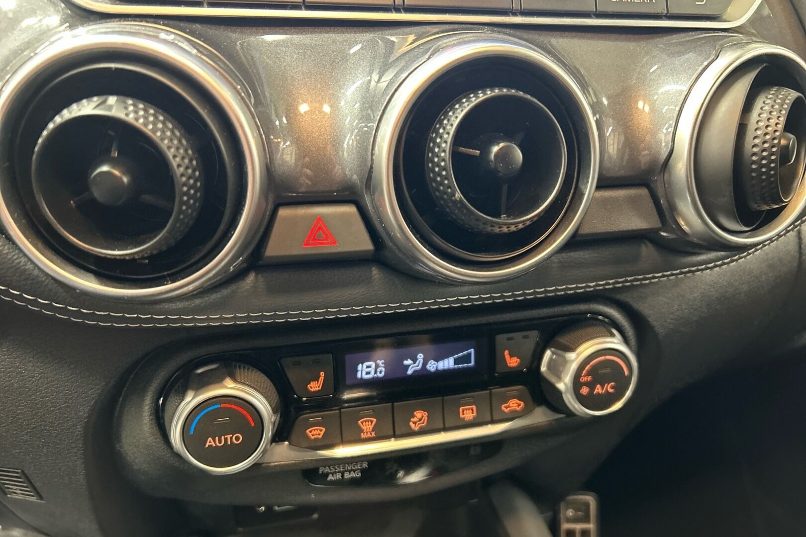 Nissan Juke iso kuva 19