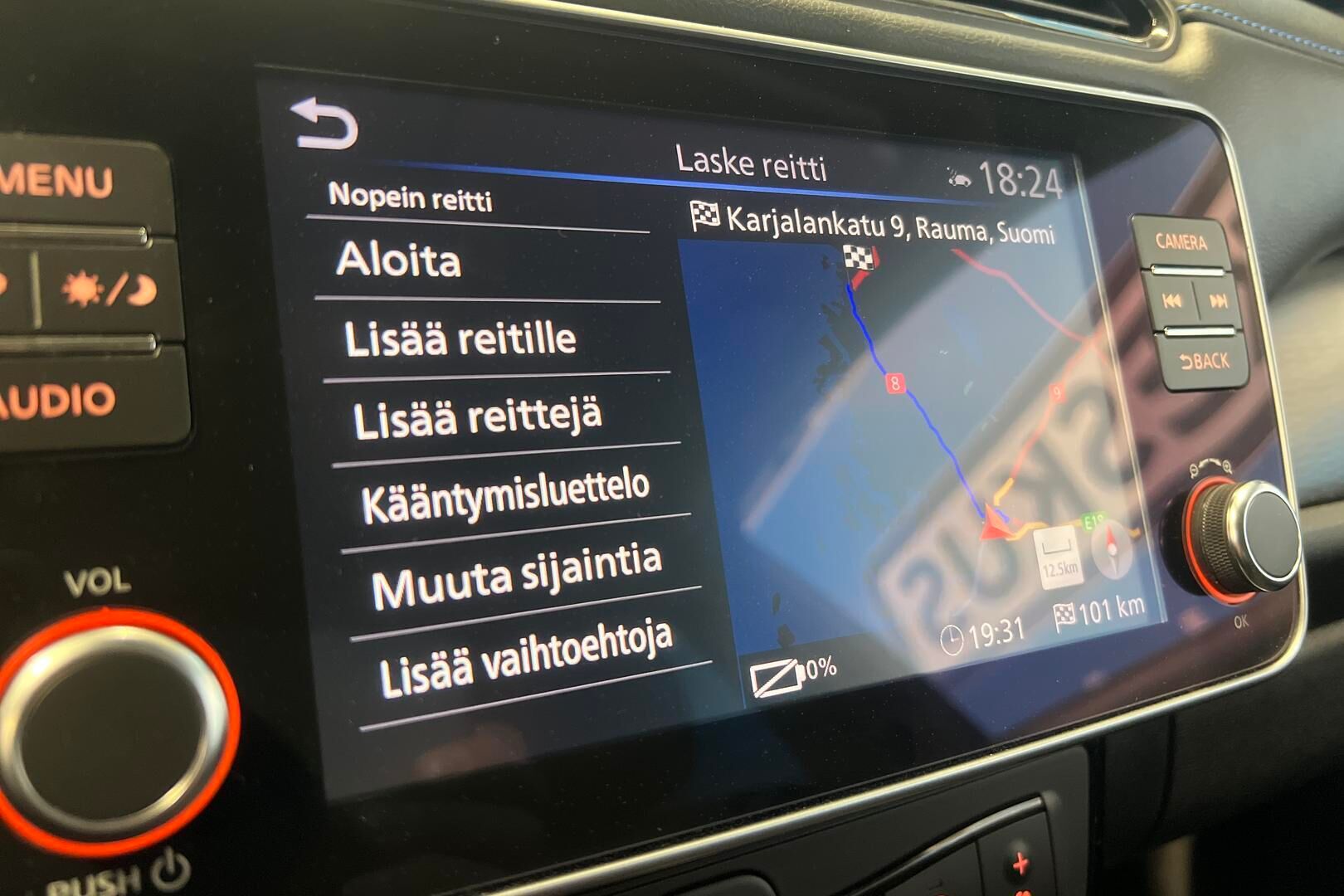 Nissan Leaf iso kuva 23