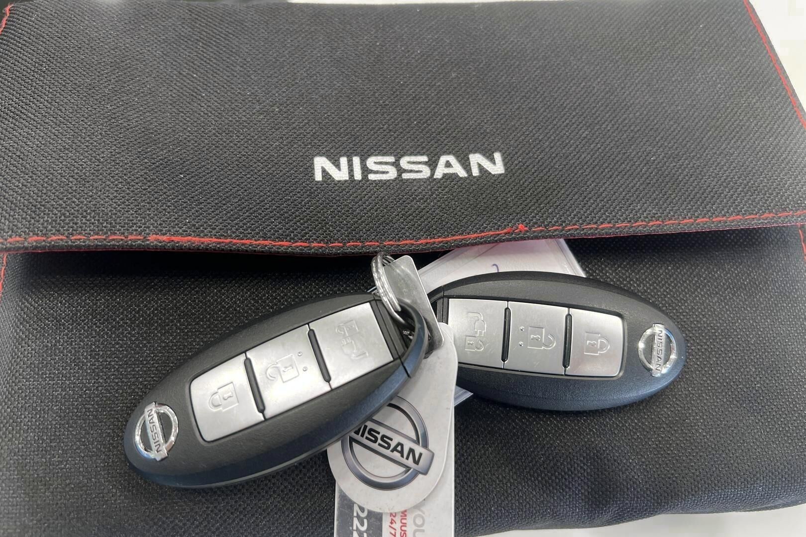 Nissan Leaf iso kuva 30