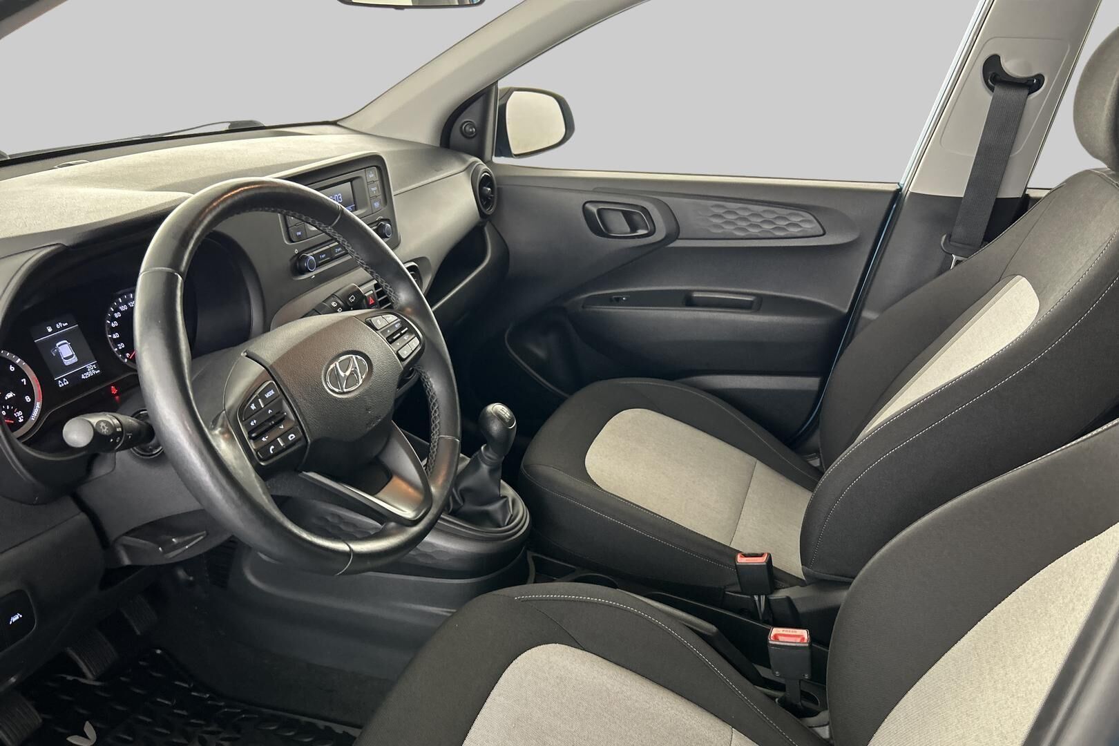 Hyundai i10 iso kuva 9