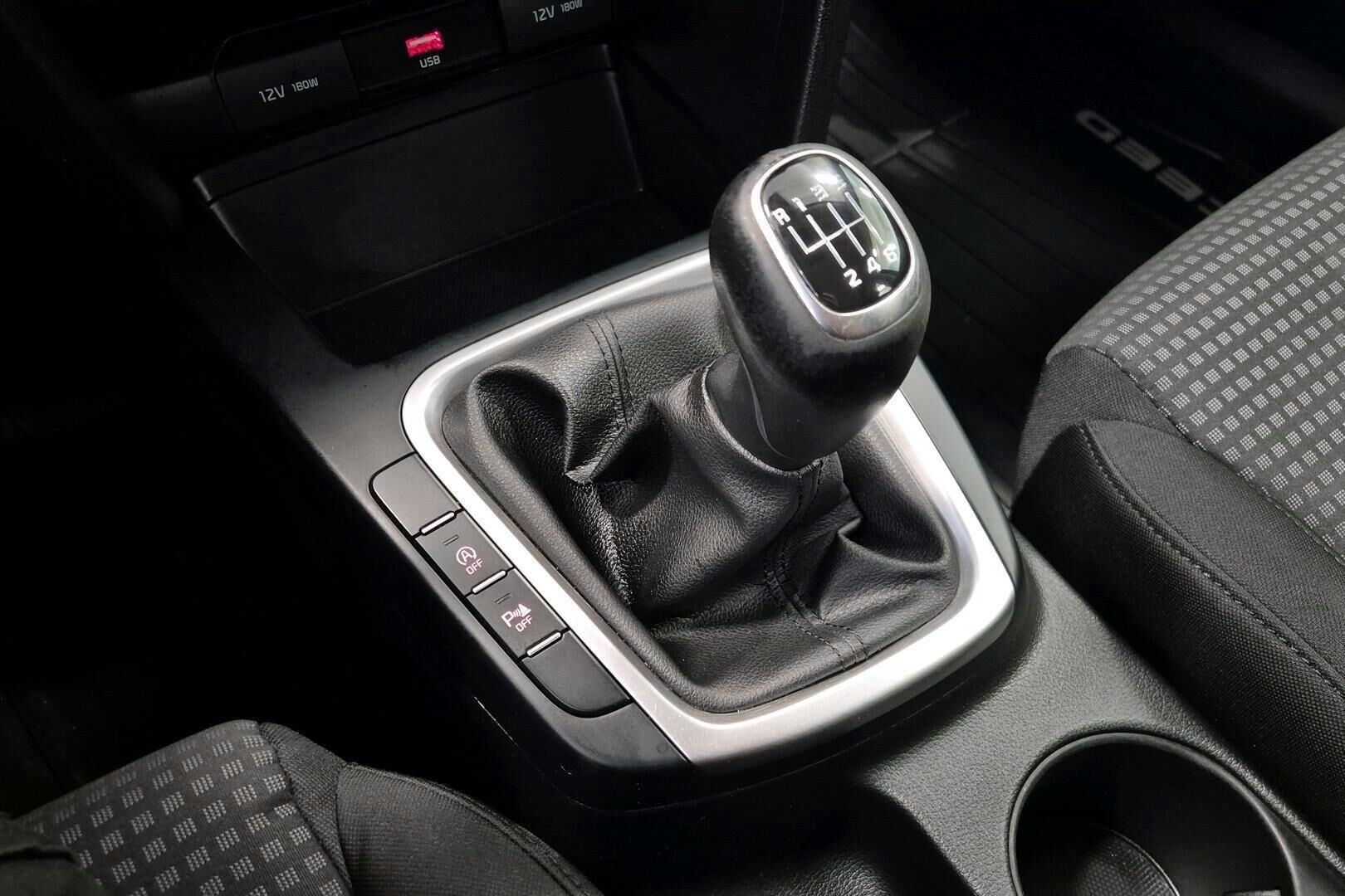 Kia Ceed iso kuva 17