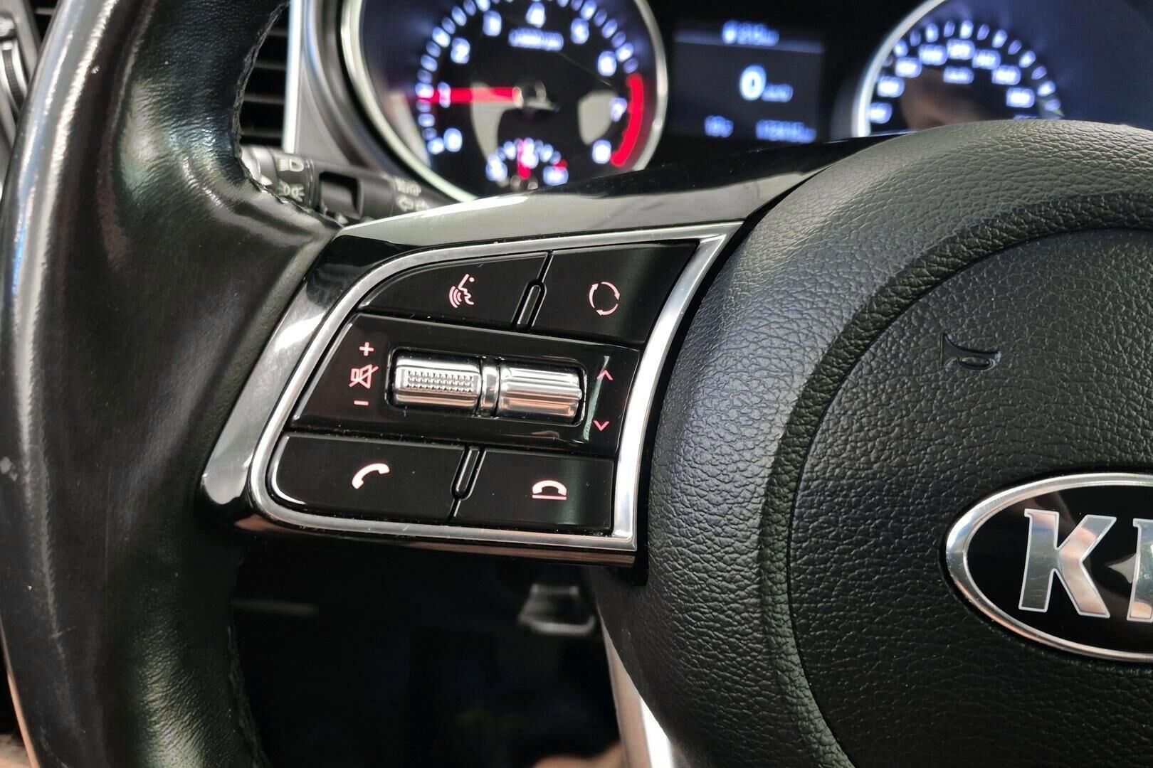 Kia Ceed iso kuva 19