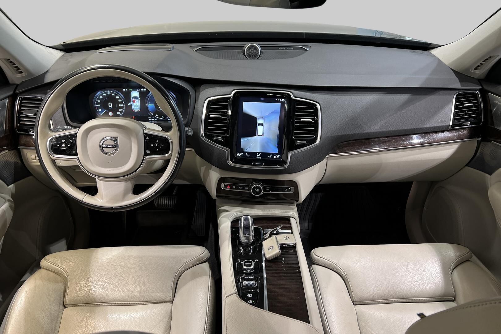 Volvo XC90 iso kuva 11