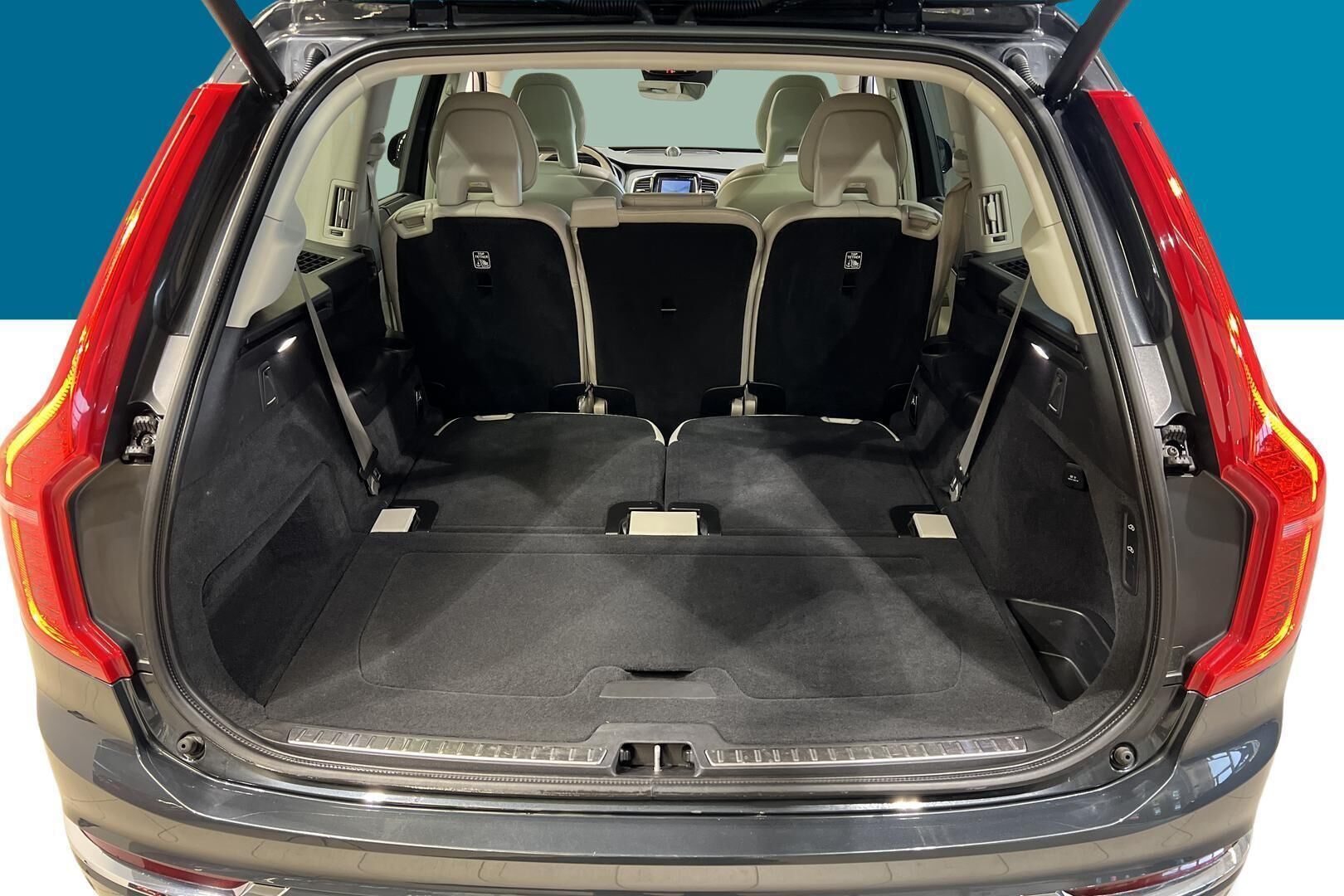 Volvo XC90 iso kuva 36