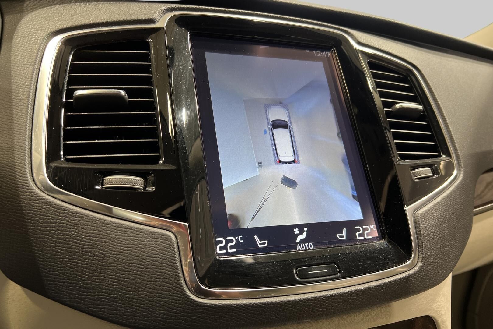 Volvo XC90 iso kuva 37
