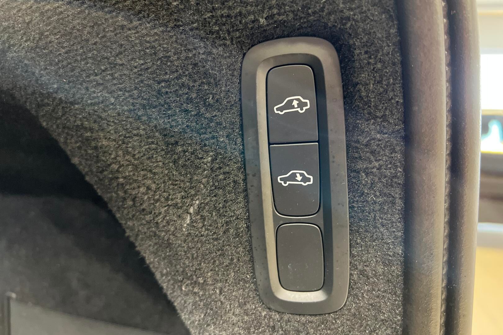 Volvo XC90 iso kuva 31