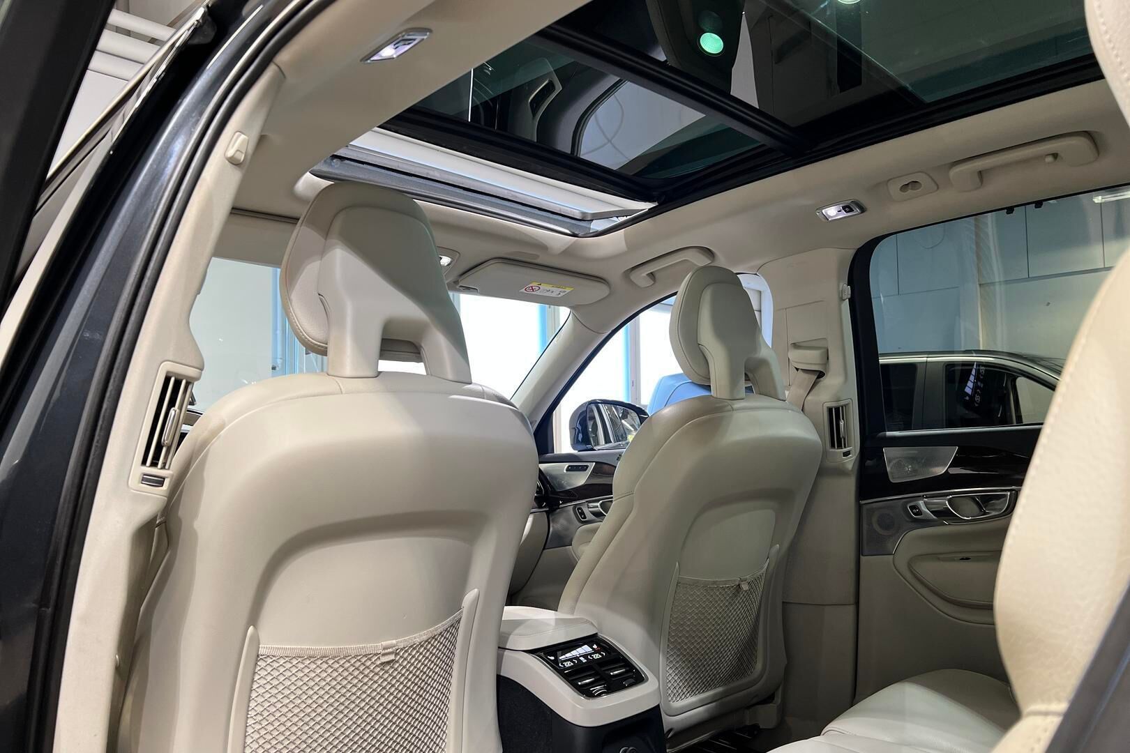 Volvo XC90 iso kuva 34