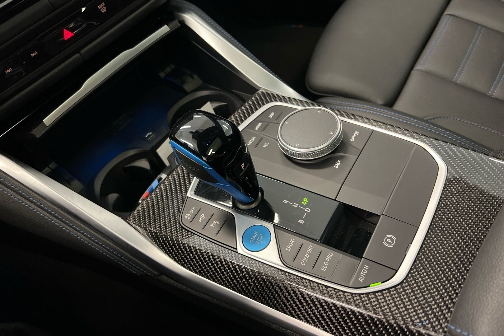 BMW i4 M50 iso kuva 13
