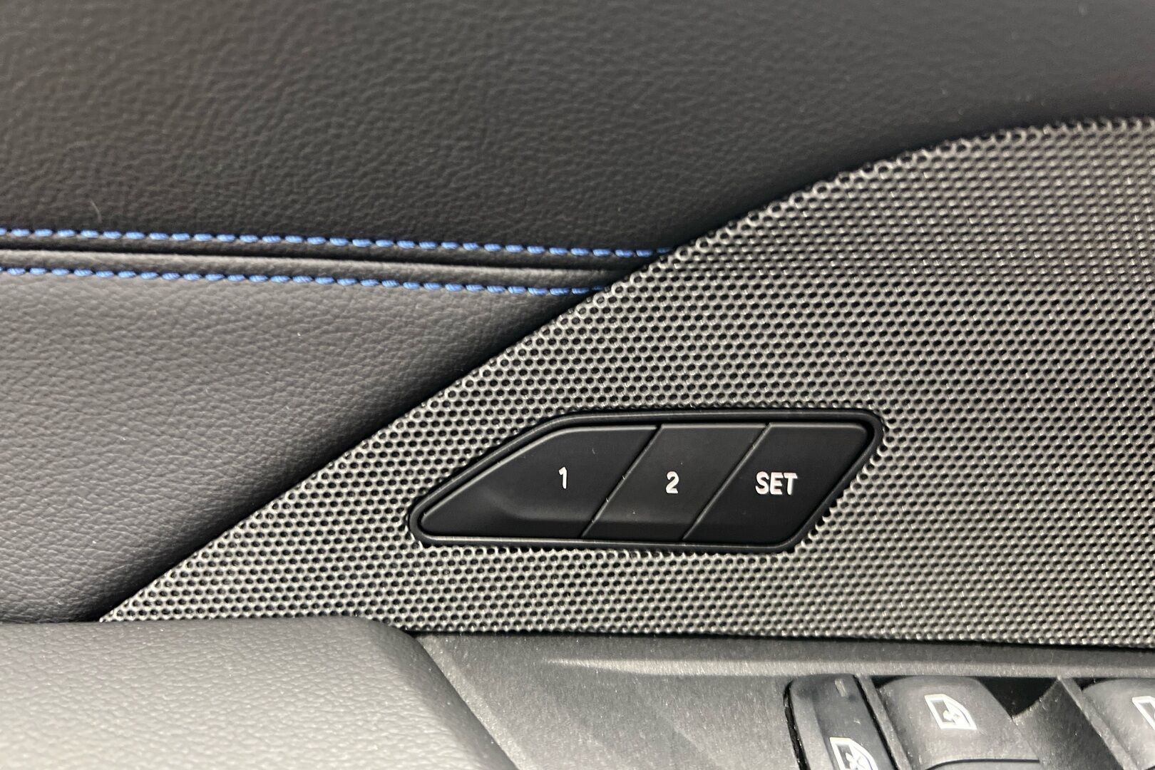 BMW i4 M50 iso kuva 15