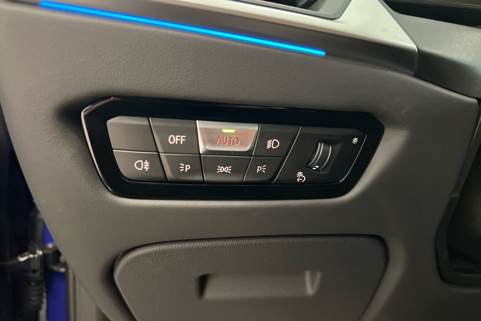 BMW i4 M50 iso kuva 17