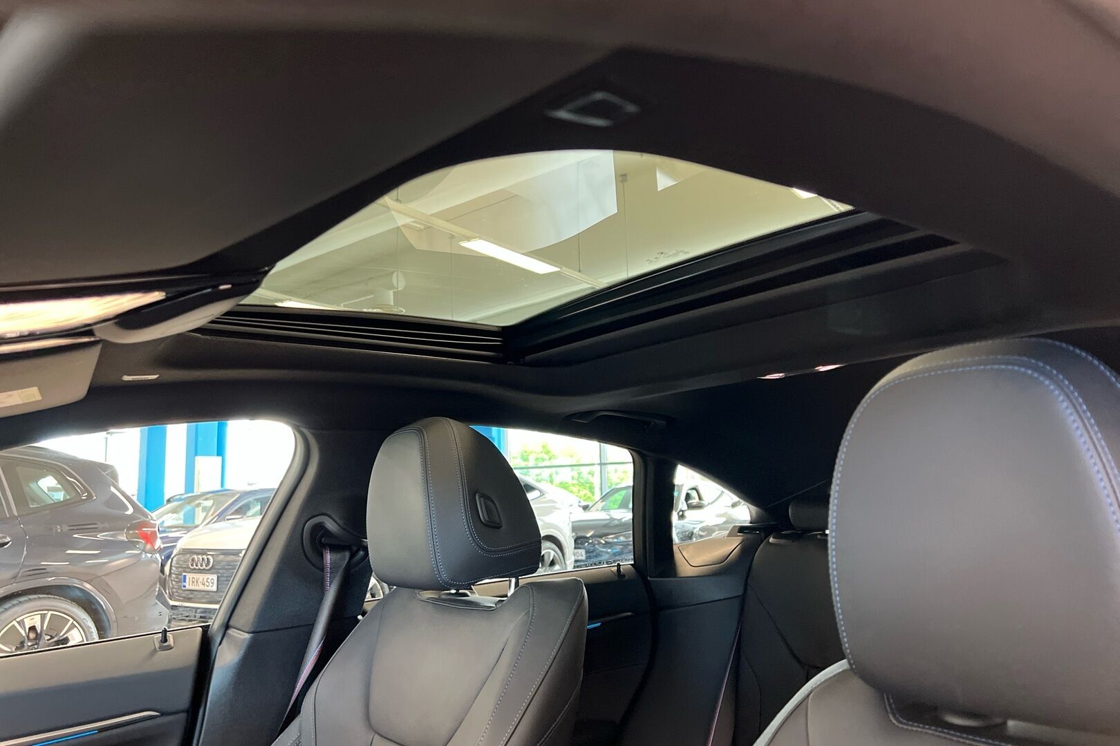 BMW i4 M50 iso kuva 20