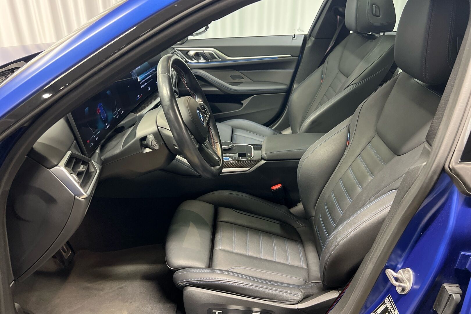 BMW i4 M50 iso kuva 6