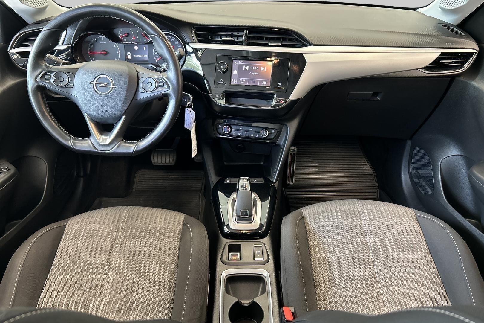 Opel Corsa iso kuva 11