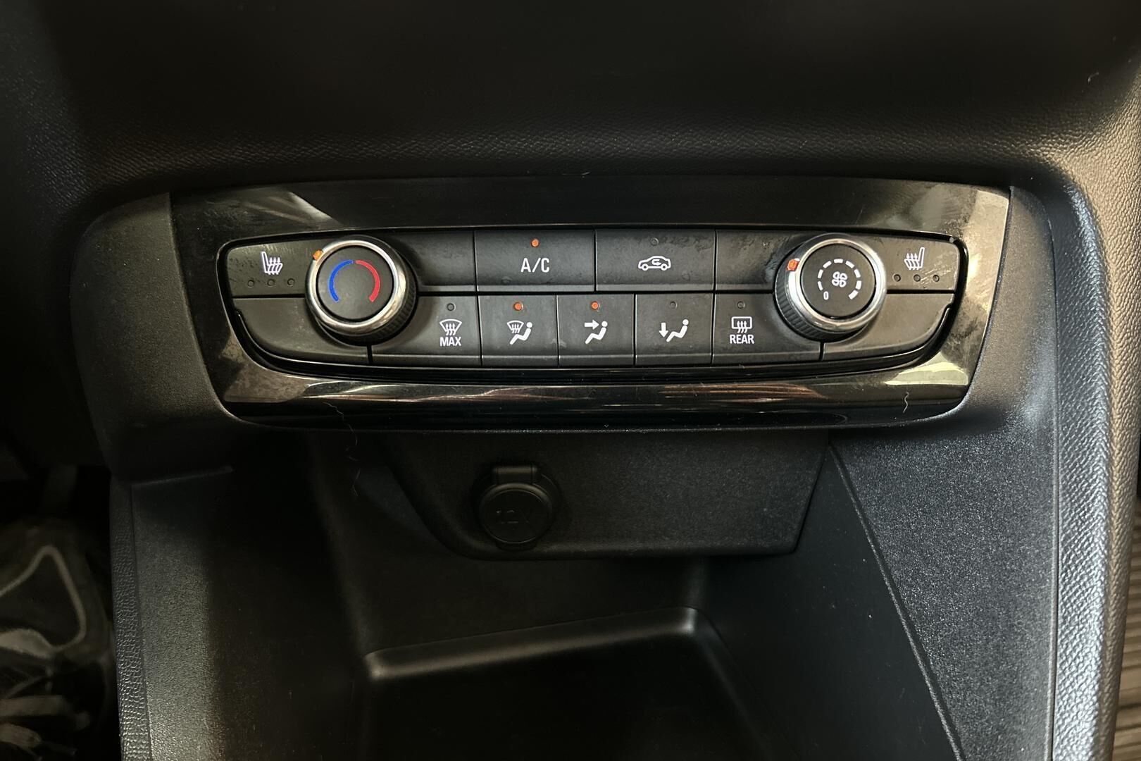 Opel Corsa iso kuva 27