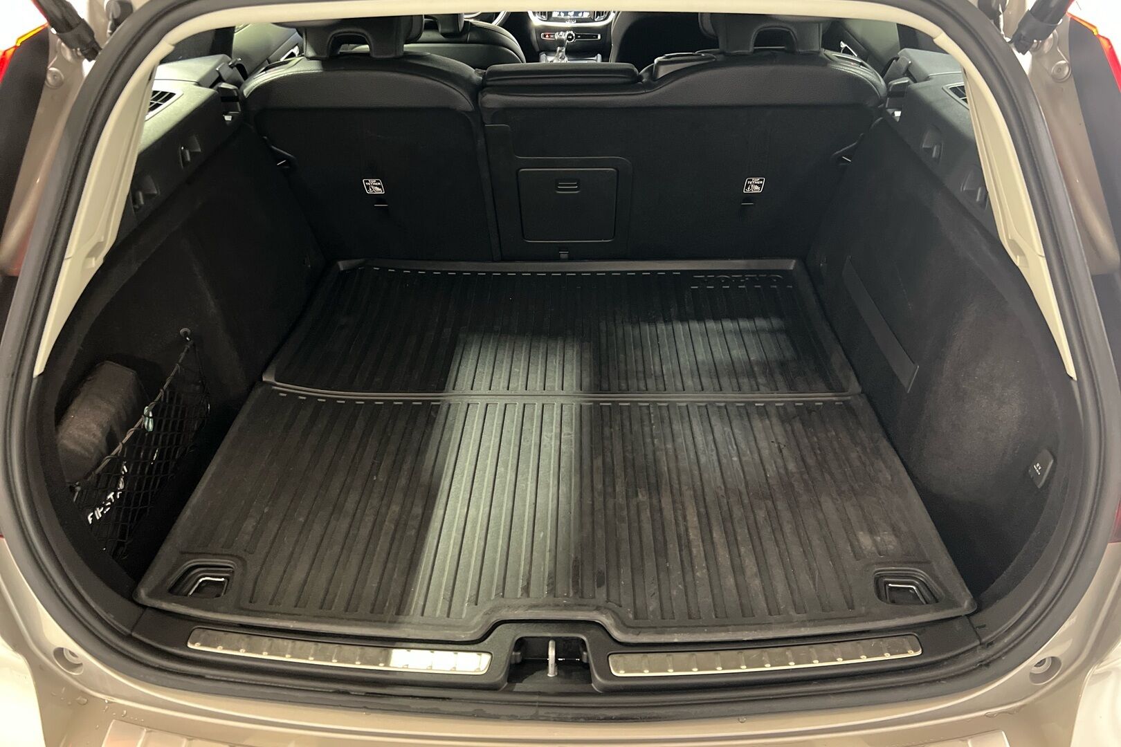 Volvo V60 Cross Country iso kuva 10