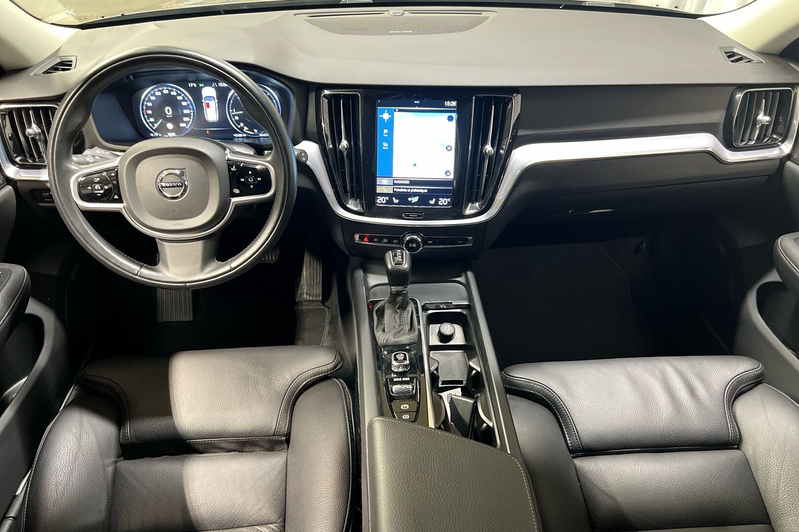 Volvo V60 Cross Country iso kuva 7