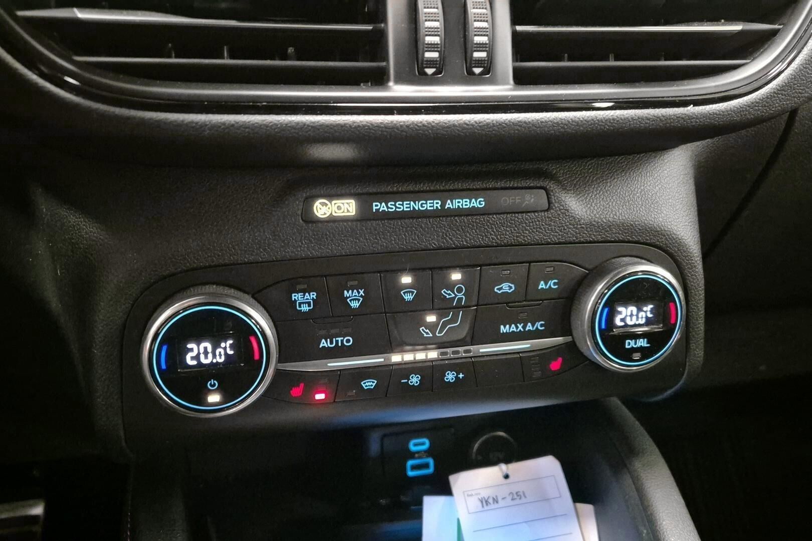 Ford Kuga iso kuva 17