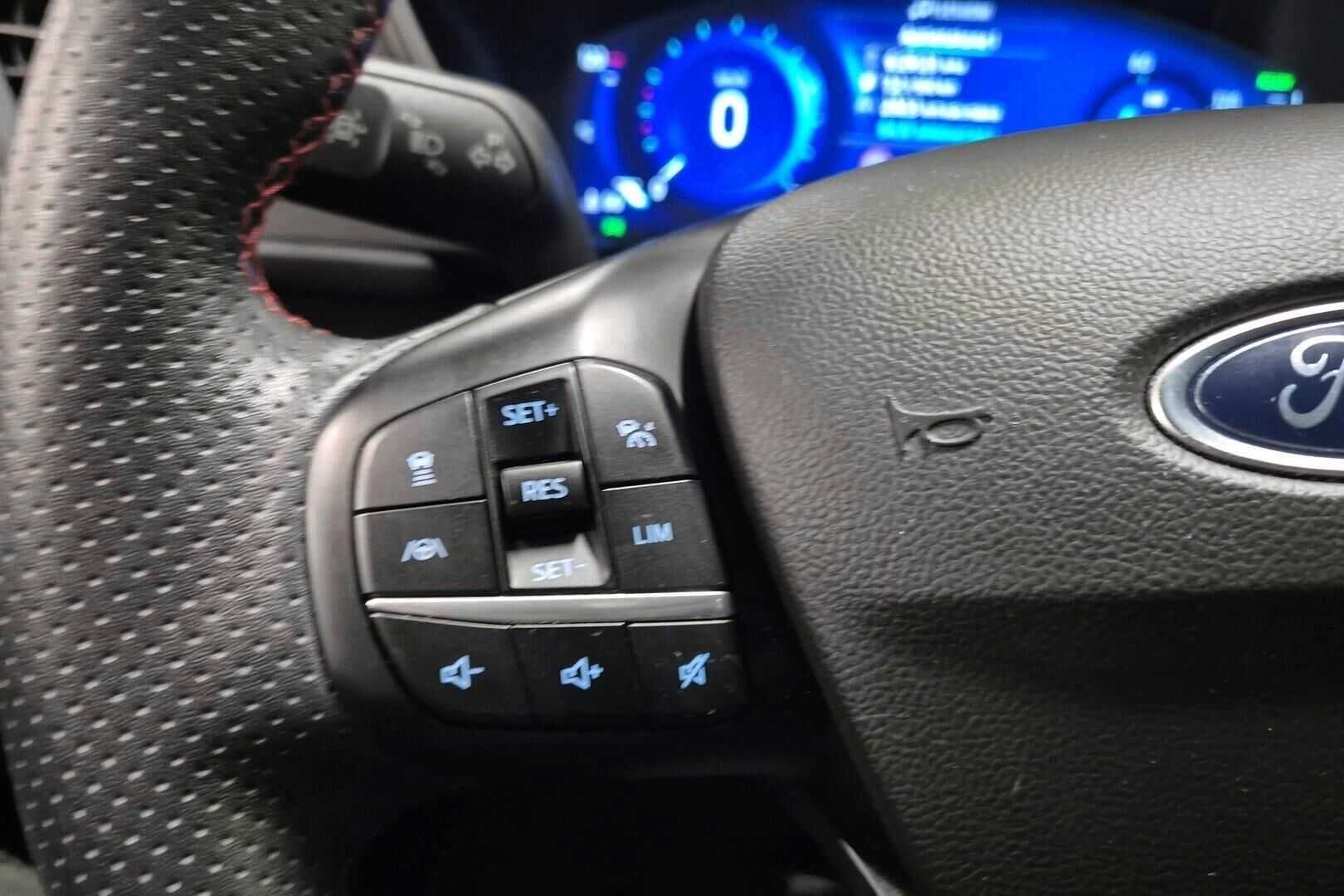 Ford Kuga iso kuva 20