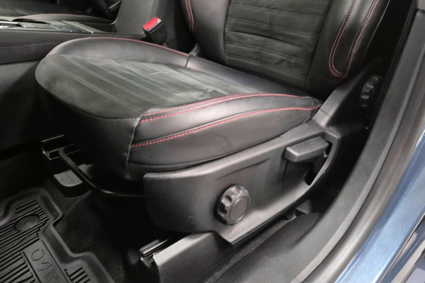 Ford Kuga iso kuva 23