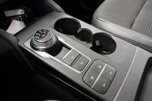 Ford Kuga esikatselu 15