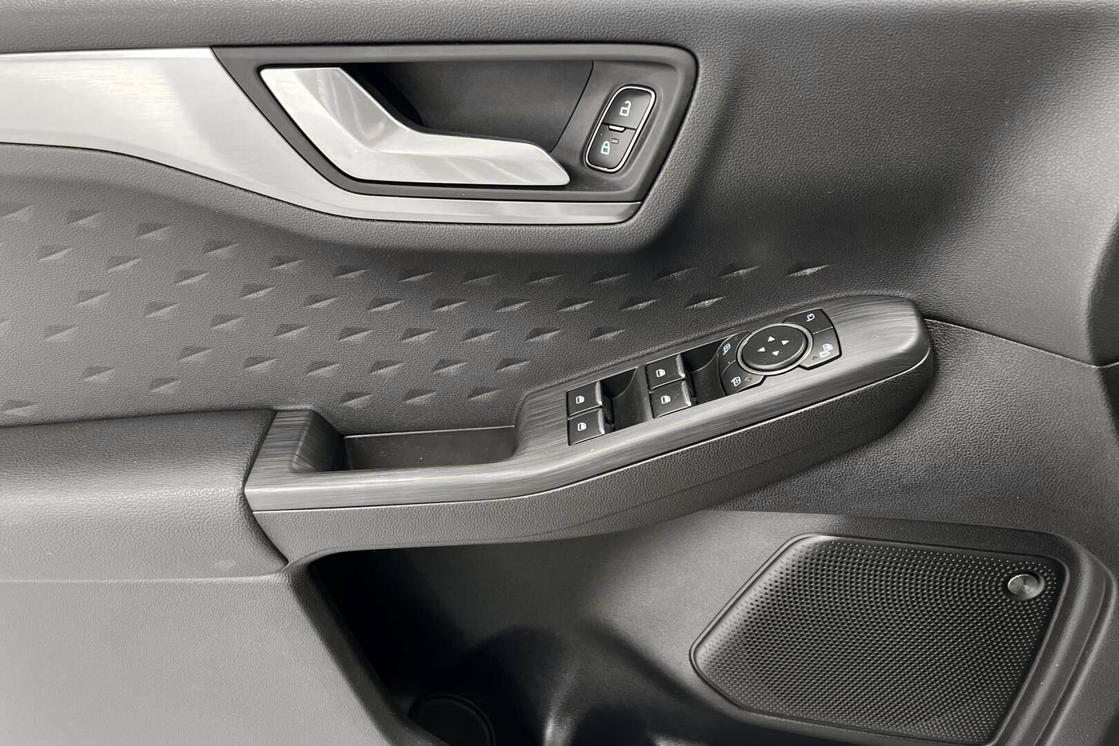 Ford Kuga iso kuva 20