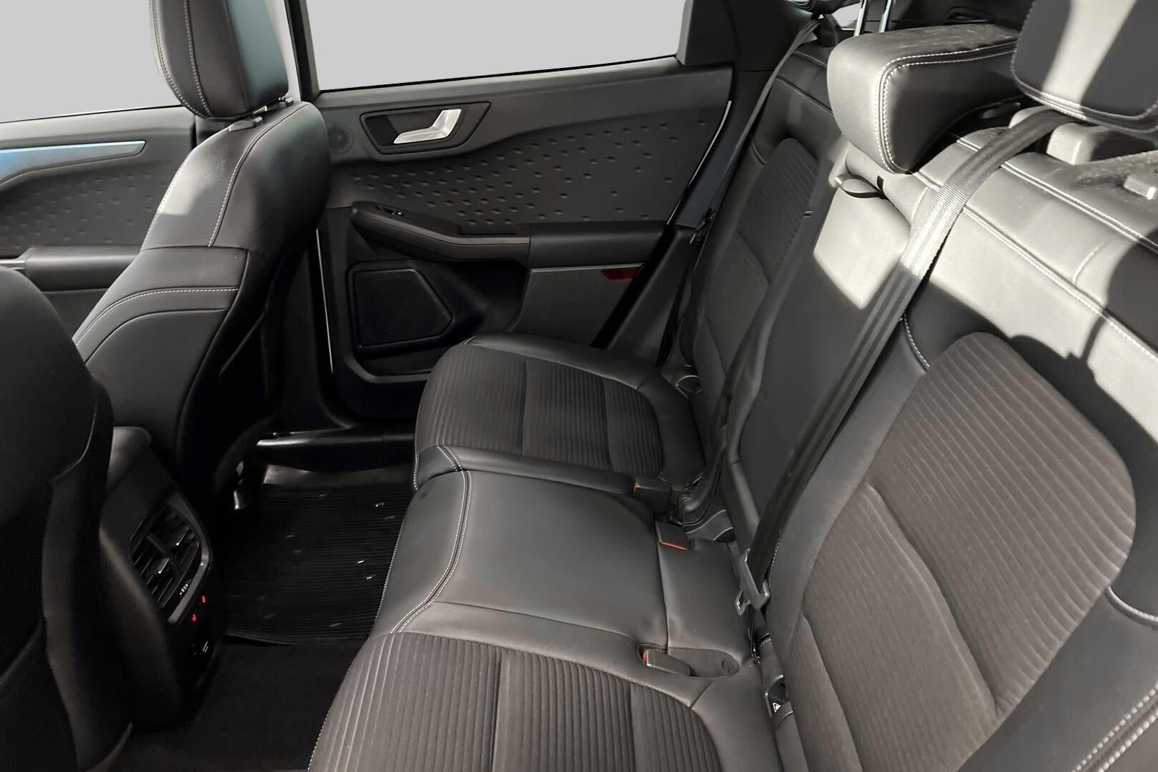 Ford Kuga iso kuva 9