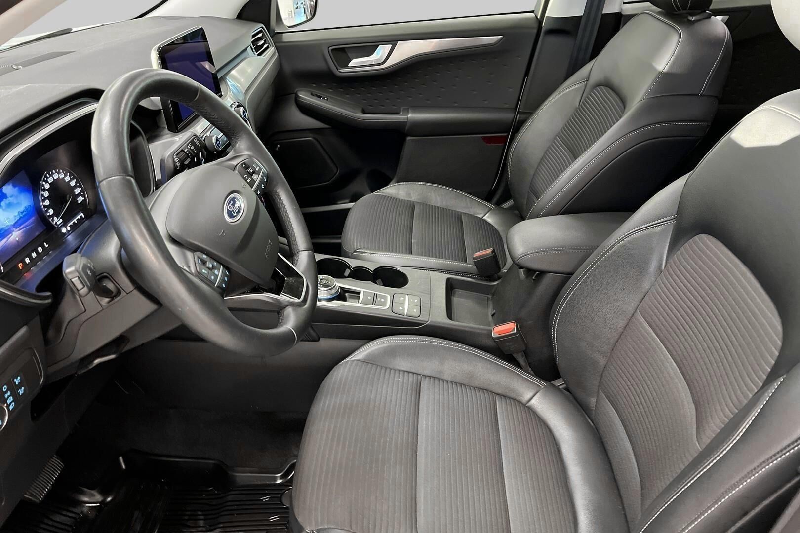 Ford Kuga iso kuva 9