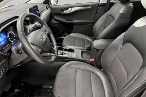 Ford Kuga esikatselu 9