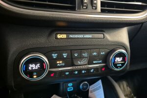 Ford Kuga esikatselu 17