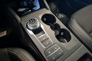 Ford Kuga esikatselu 18