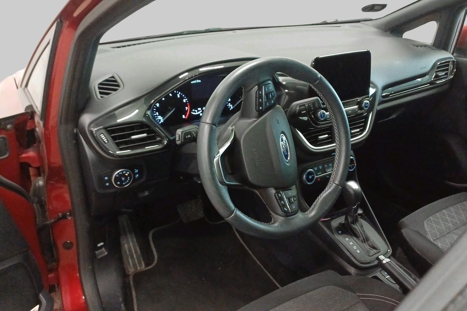 Ford Fiesta iso kuva 2