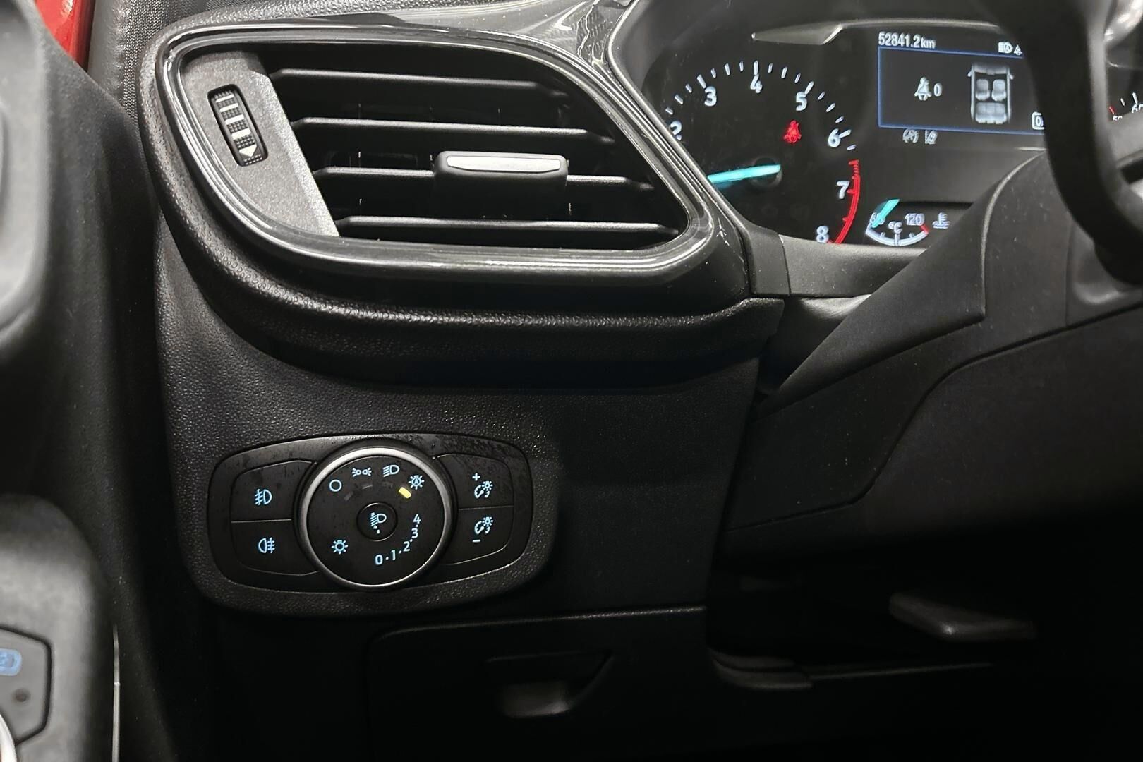 Ford Fiesta iso kuva 4