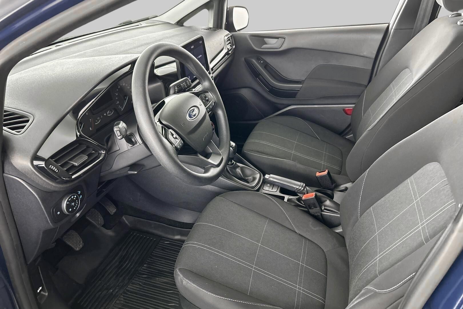 Ford Fiesta iso kuva 9